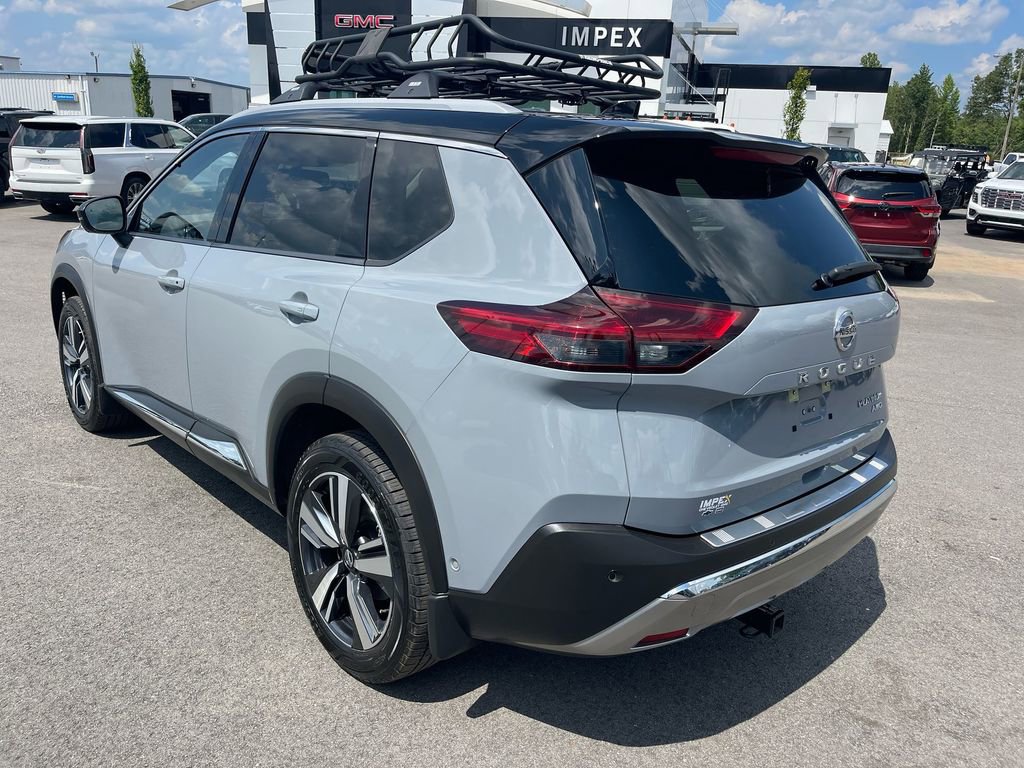 Used 2021 Nissan Rogue Platinum image 3