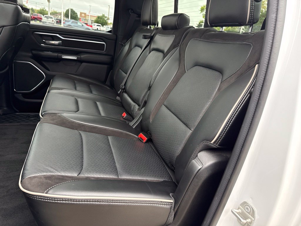 Used 2024 RAM 1500 Laramie AWD/4WD image 10