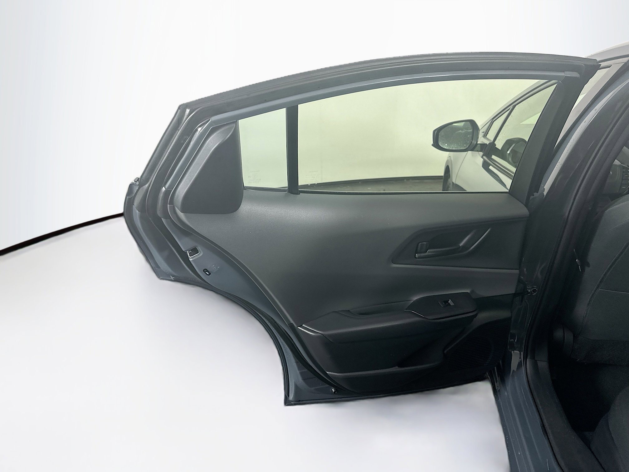 Used 2024 Toyota Prius LE image 27