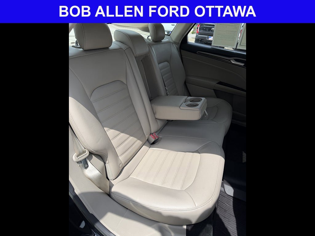 Used 2017 Ford Fusion SE w/ Fusion SE Technology Package AWD/4WD image 14