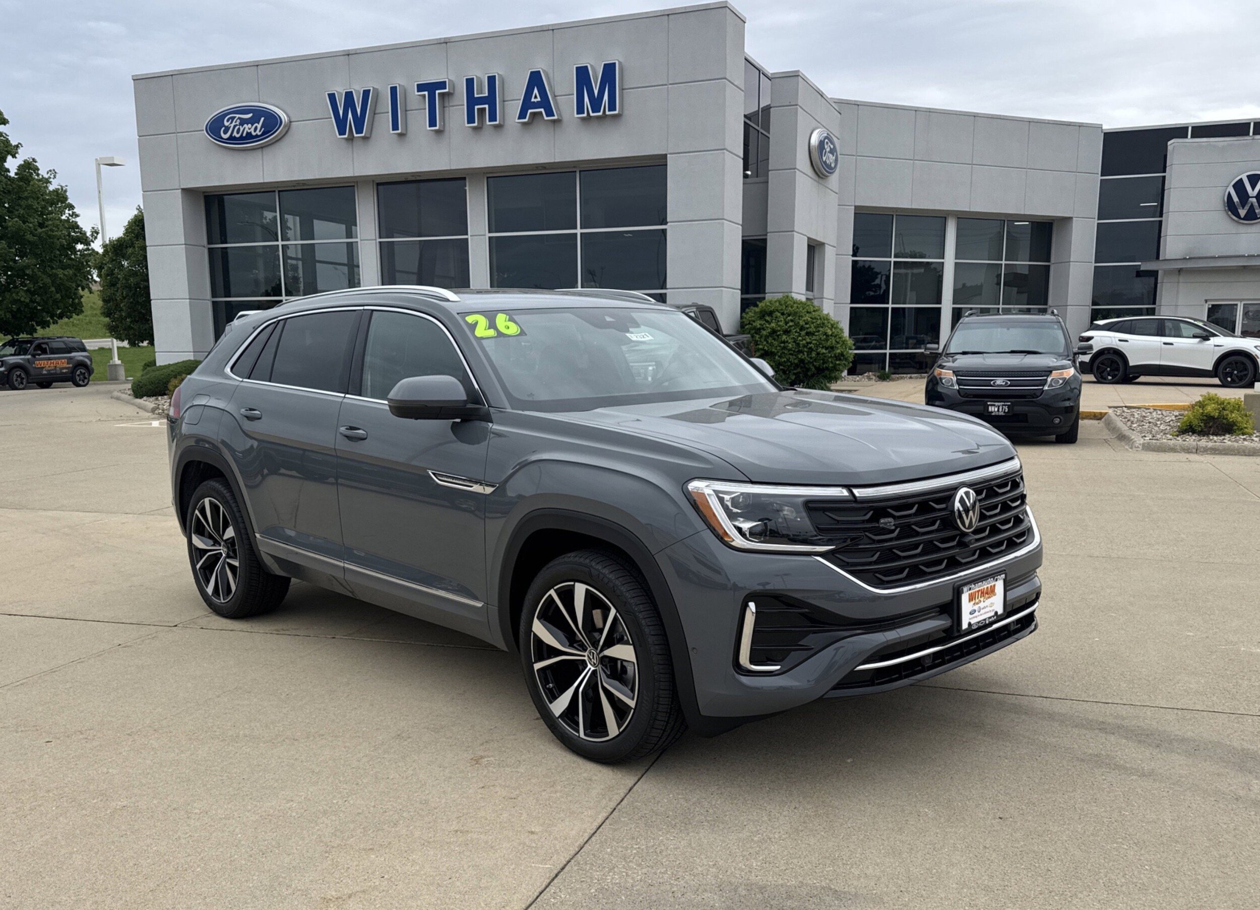 New 2026 Volkswagen Atlas Cross Sport SEL Premium R-Line AWD/4WD image 2