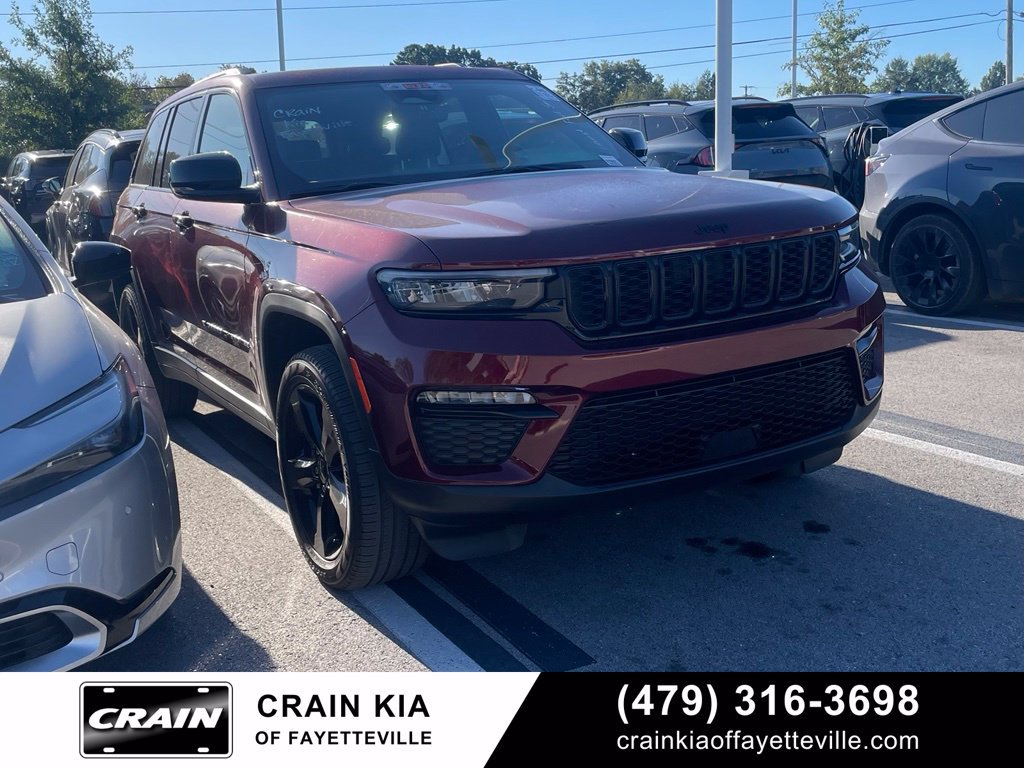 Used 2024 Jeep Grand Cherokee Limited w/ Black Appearance Package