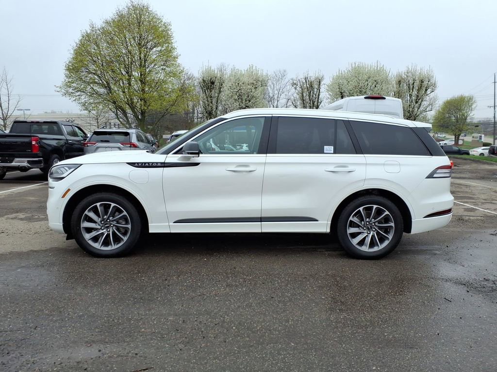 Used 2020 Lincoln Aviator Grand Touring w/ Elements Package Plus image 2