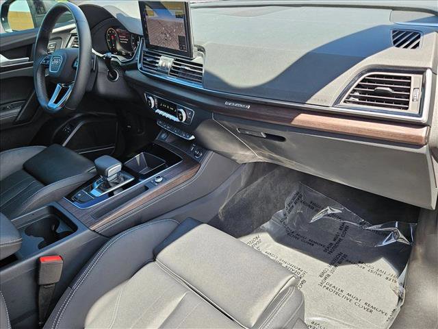 Certified 2025 Audi Q5 e Premium Plus w/ Premium Plus Package AWD/4WD image 21