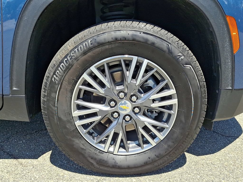 Certified 2025 Chevrolet Traverse LT AWD/4WD image 8