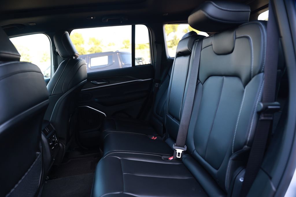 New 2026 Jeep Grand Cherokee Limited w/ MOPAR Finishing Package image 30