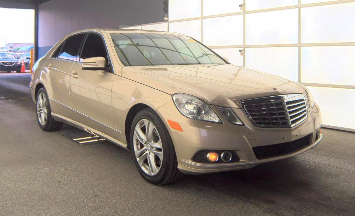 Used 2010 Mercedes-Benz E 350 4MATIC Sedan image 3