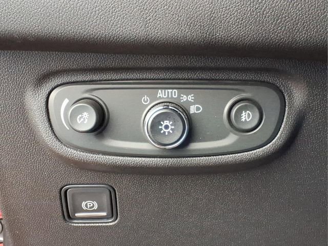 Used 2023 GMC Terrain SLT w/ LPO, Floor Liner Package image 17