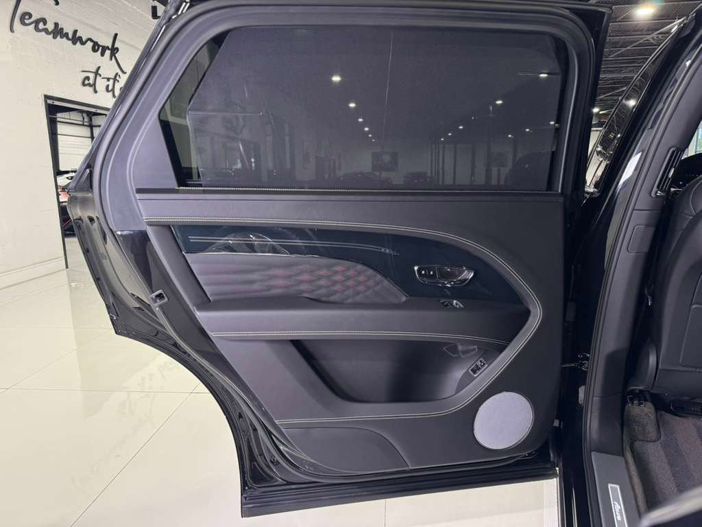 Used 2023 Bentley Bentayga Extended Wheelbase image 40
