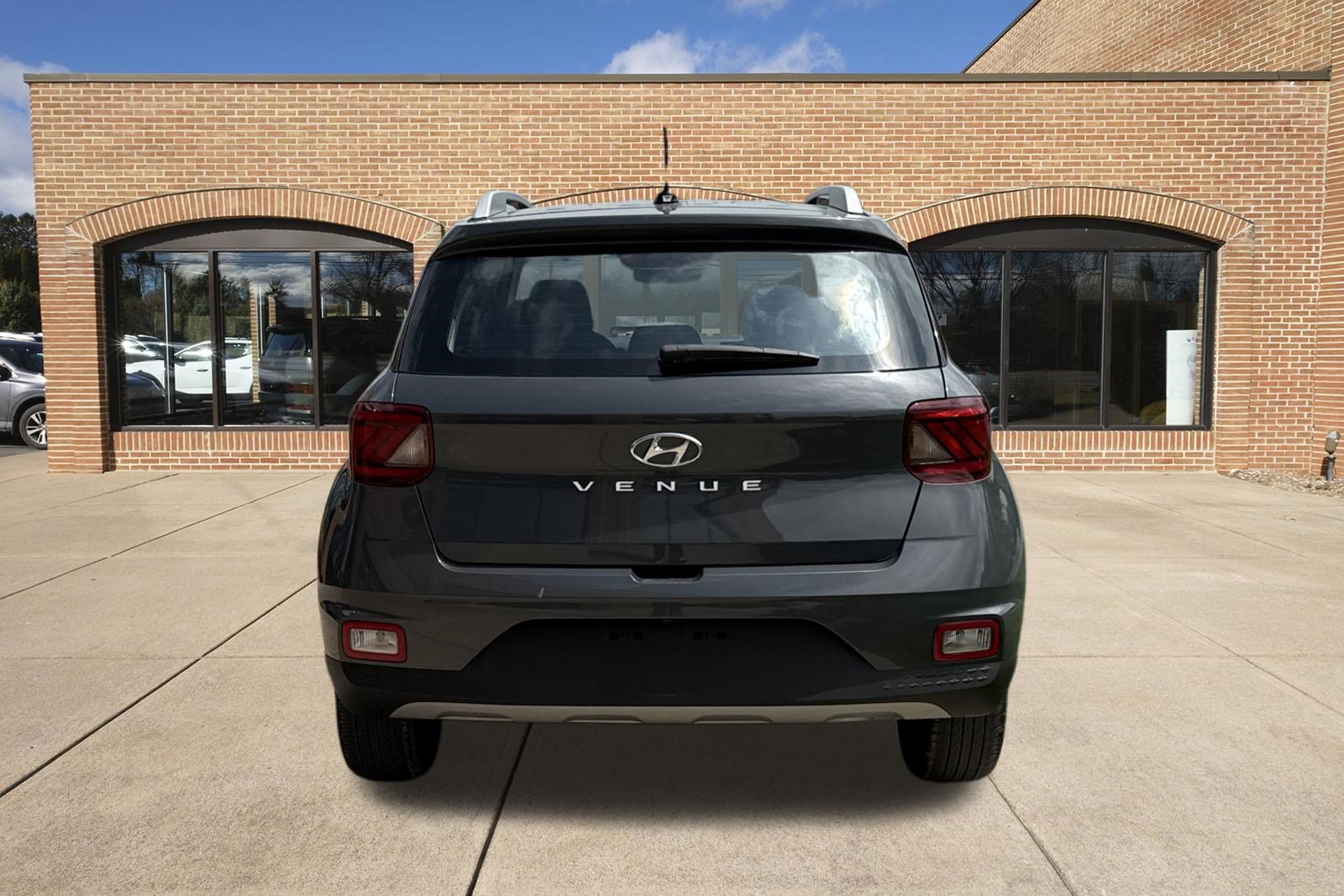 Certified 2025 Hyundai Venue SEL FWD image 4