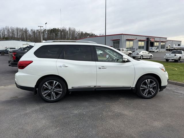 Used 2020 Nissan Pathfinder Platinum image 3