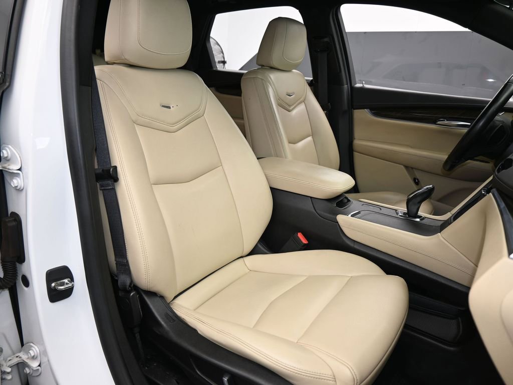 Used 2019 Cadillac XT5 FWD image 43