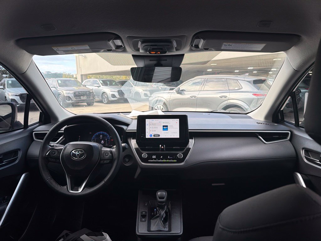 Used 2026 Toyota Corolla Cross LE FWD image 21