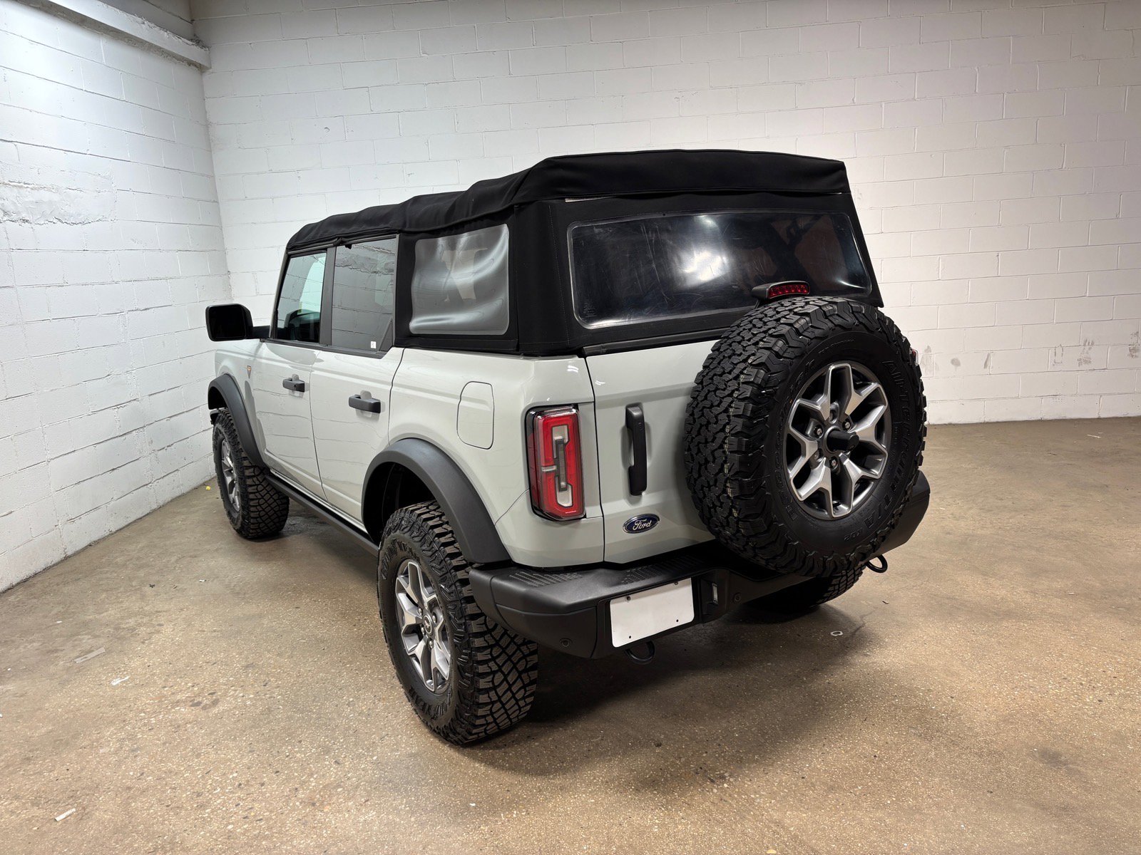 Used 2021 Ford Bronco Badlands image 9