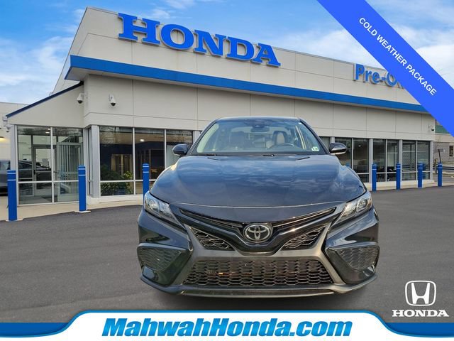 Used 2024 Toyota Camry SE w/ Cold Weather Package FWD image 2