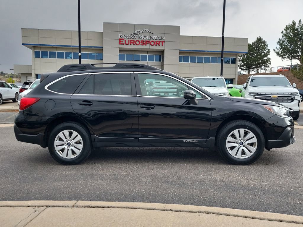 Used 2019 Subaru Outback 2.5i Premium AWD/4WD image 3