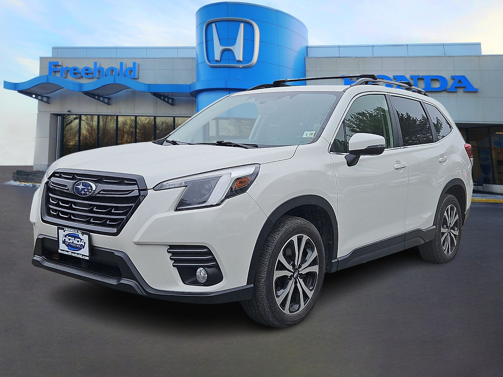 Used 2023 Subaru Forester Limited AWD/4WD image 3