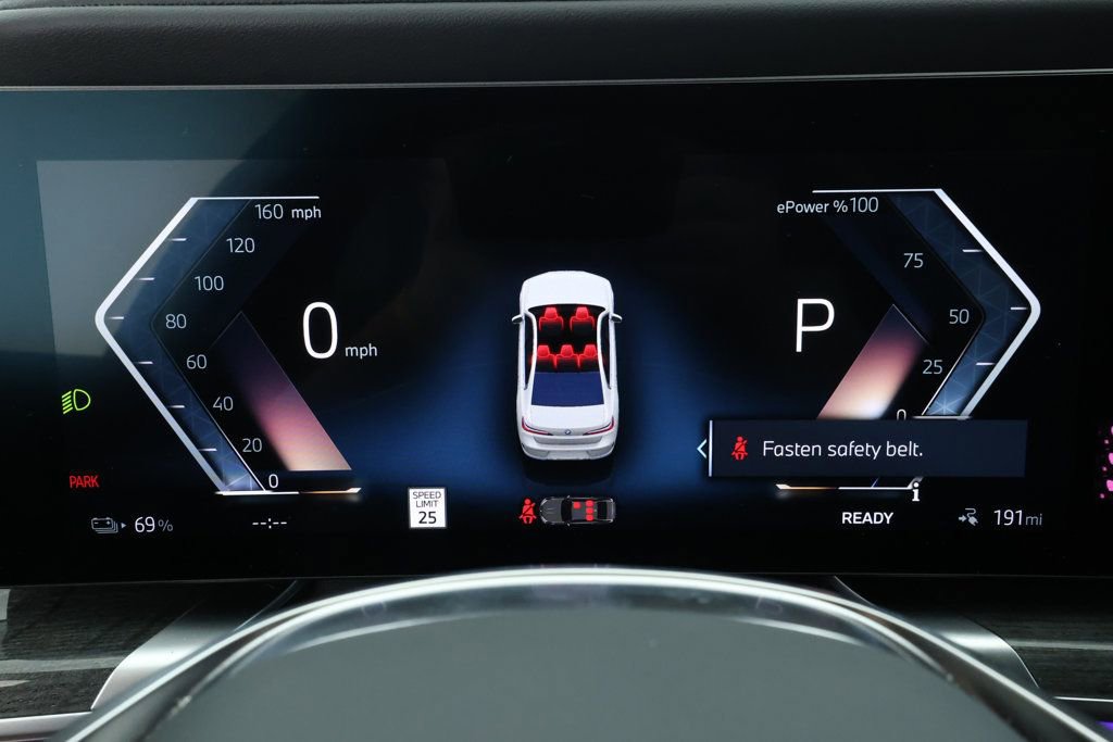 Used 2024 BMW i7 eDrive50 image 12