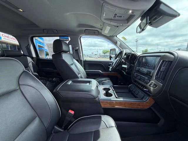 Used 2018 Chevrolet Silverado 2500 High Country w/ Duramax Plus Package AWD/4WD image 16