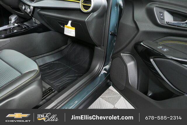 New 2026 Chevrolet Trax LT w/ Sunroof Package FWD image 21
