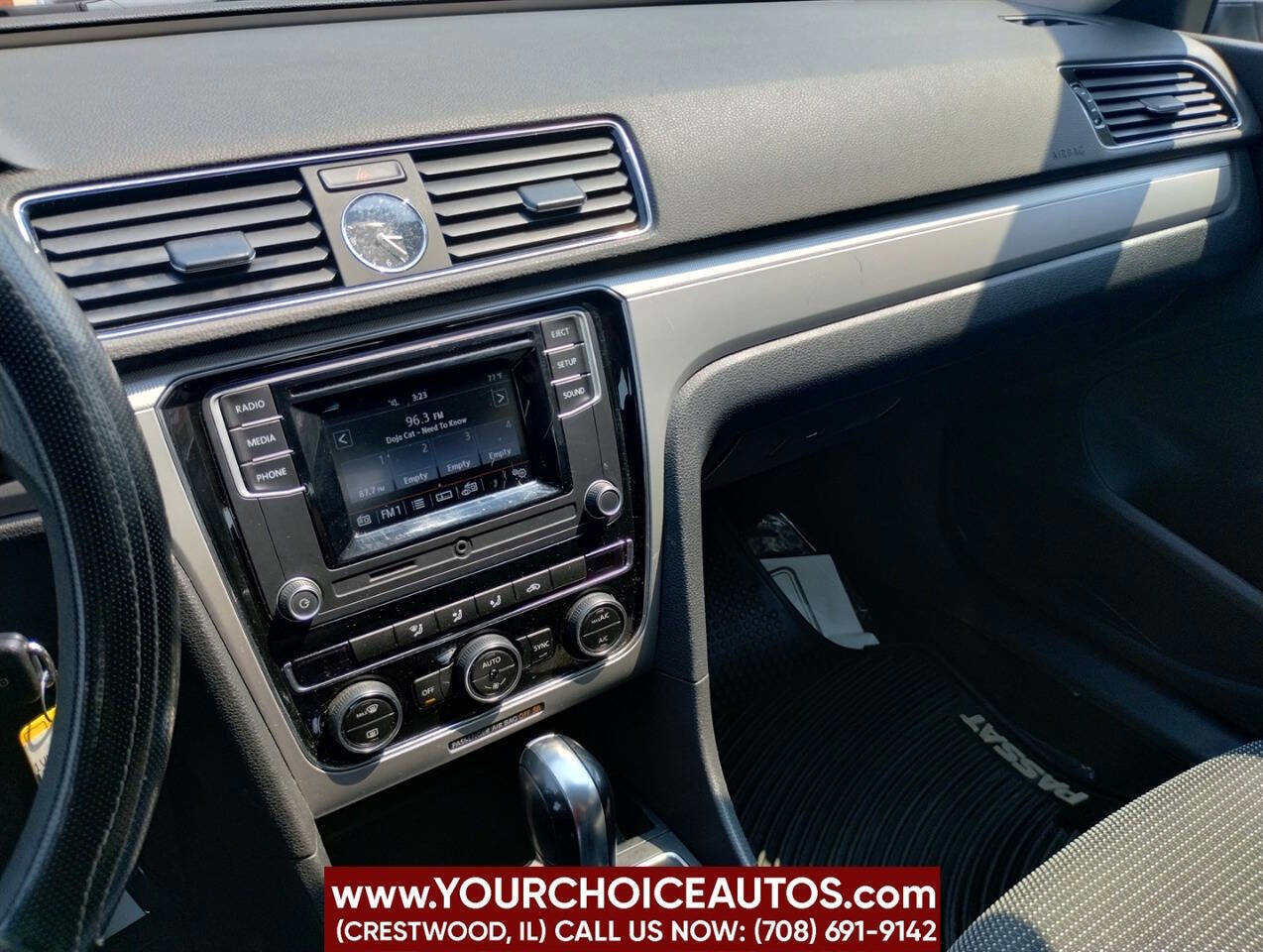 Used 2017 Volkswagen Passat 1.8T S image 32