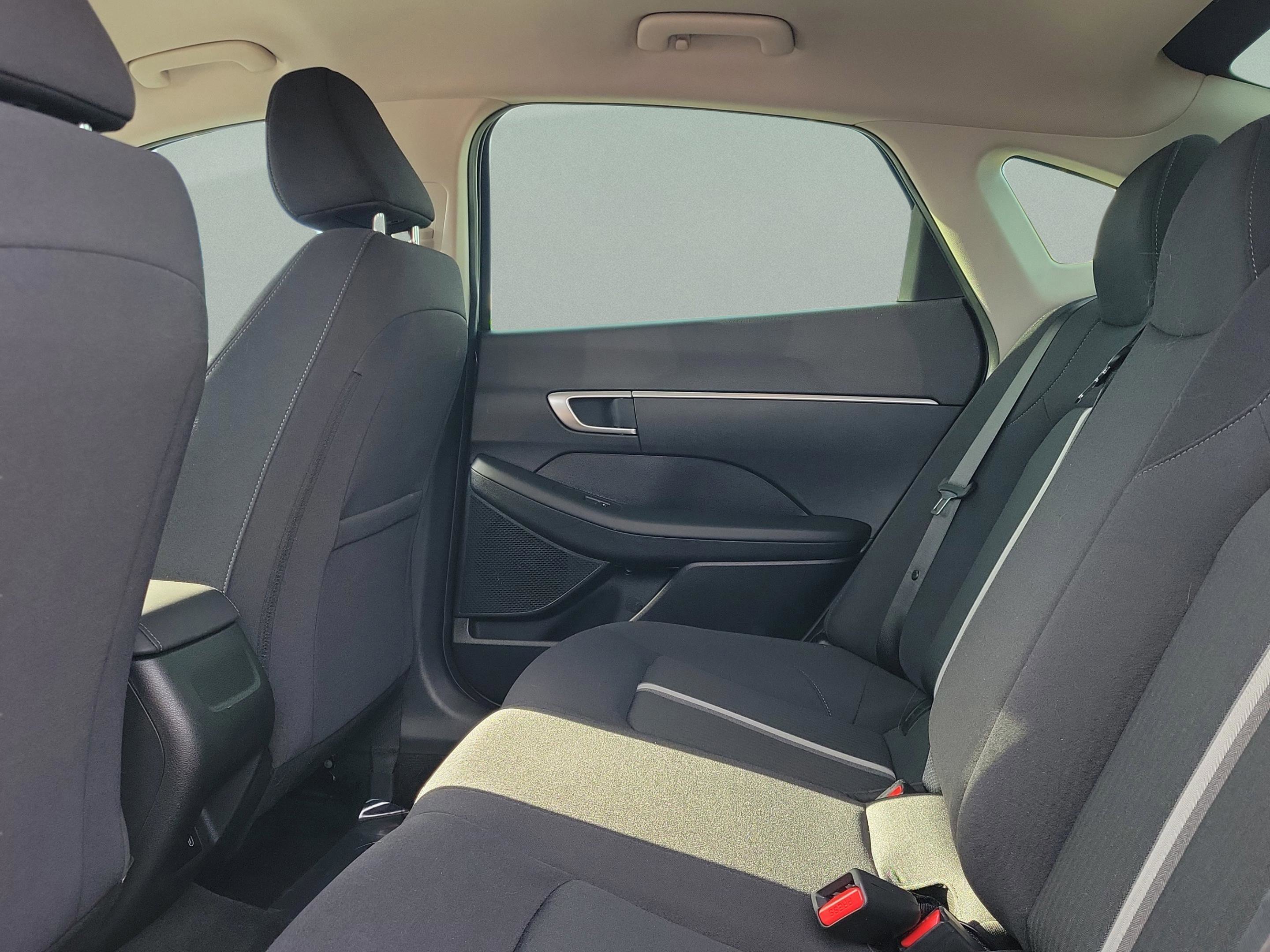 Used 2025 Hyundai Sonata SE image 9