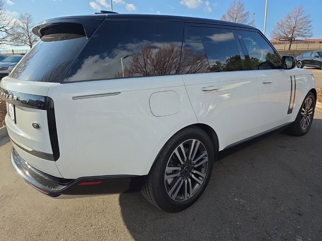 Used 2023 Land Rover Range Rover SE image 6
