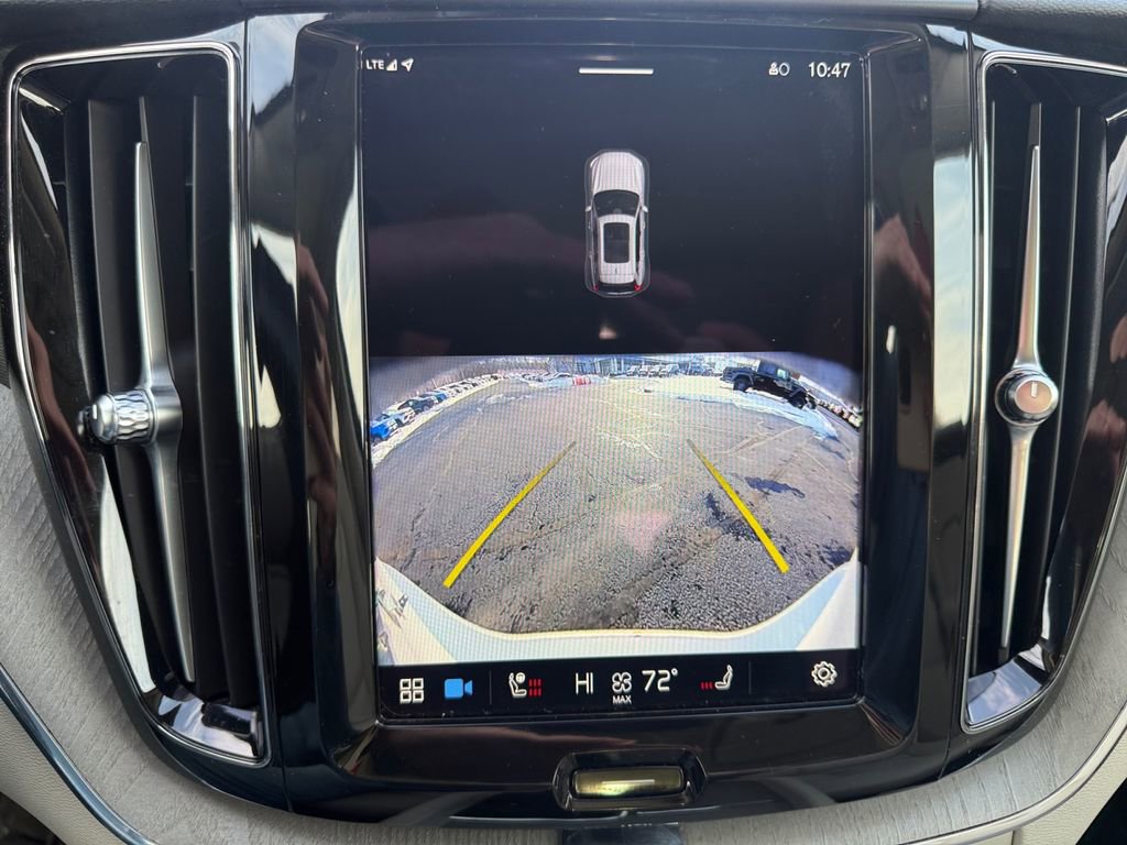 Used 2024 Volvo XC60 B5 Plus image 13