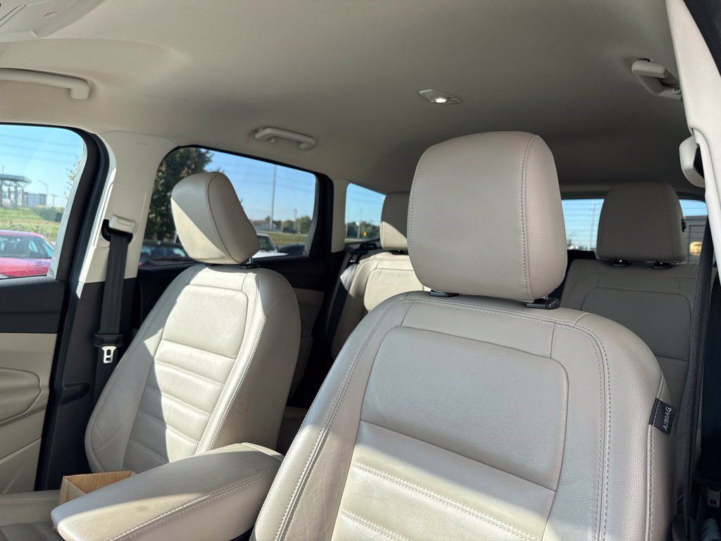 Used 2019 Ford Escape Titanium FWD image 11