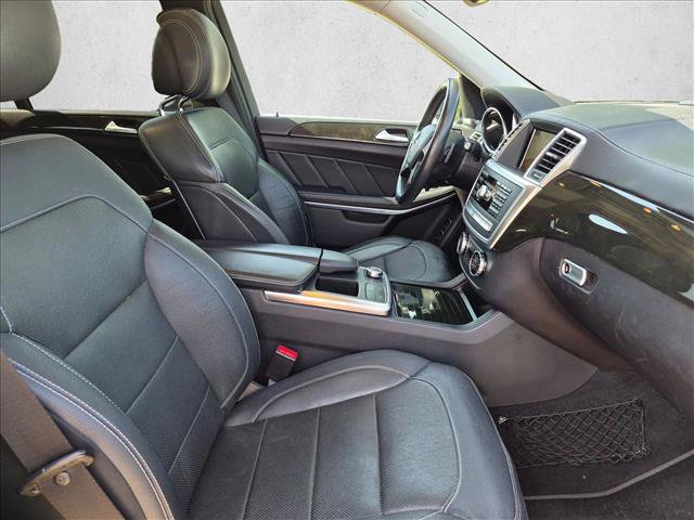 Used 2016 Mercedes-Benz GL 550 4MATIC image 16