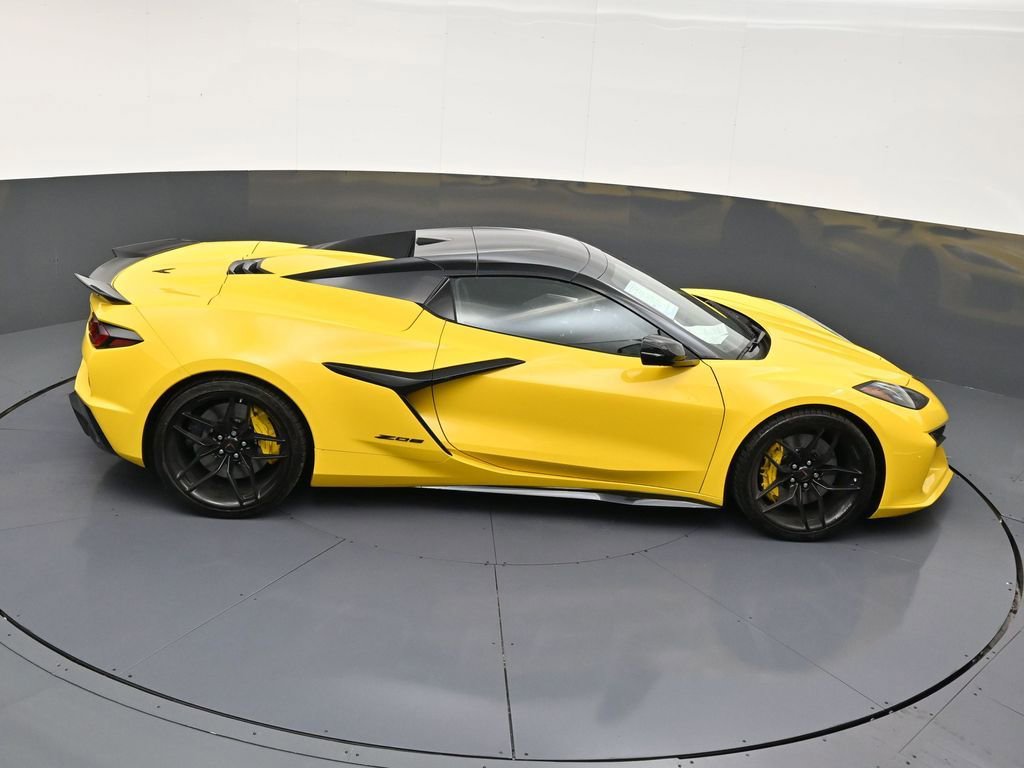 Used 2025 Chevrolet Corvette Z06 image 17