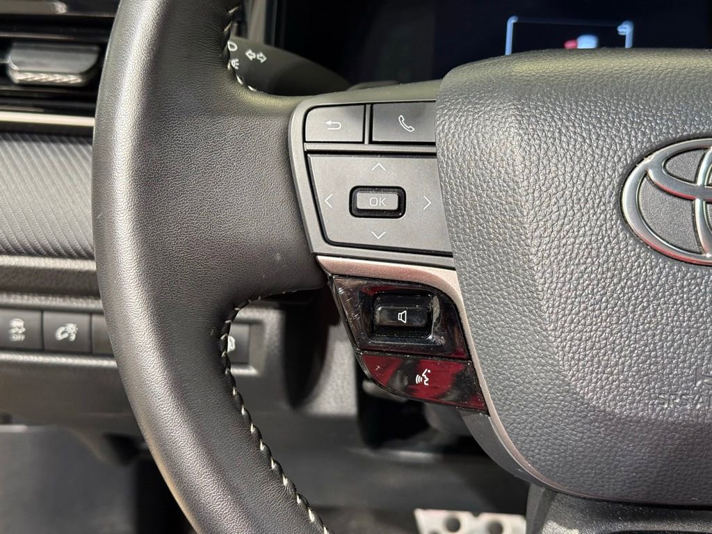 Certified 2025 Toyota Camry SE FWD image 22