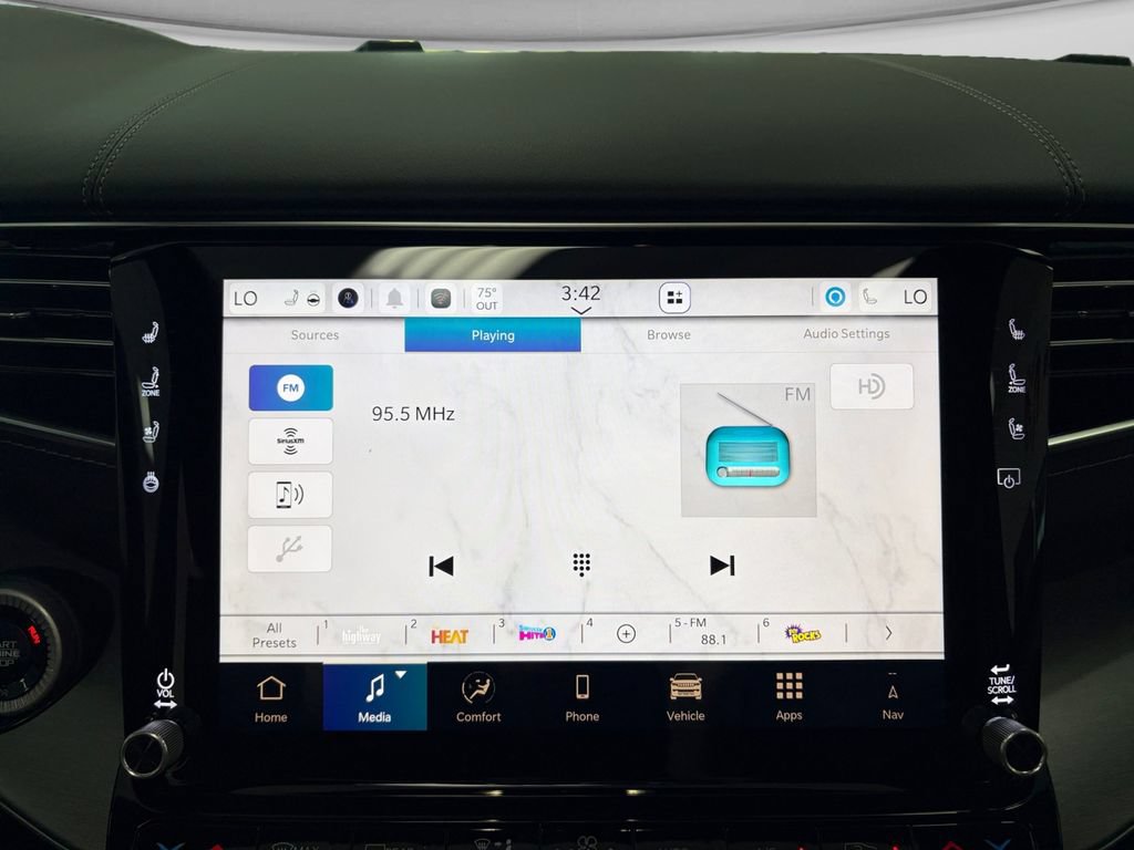 New 2026 Jeep Grand Wagoneer L Limited AWD/4WD image 10