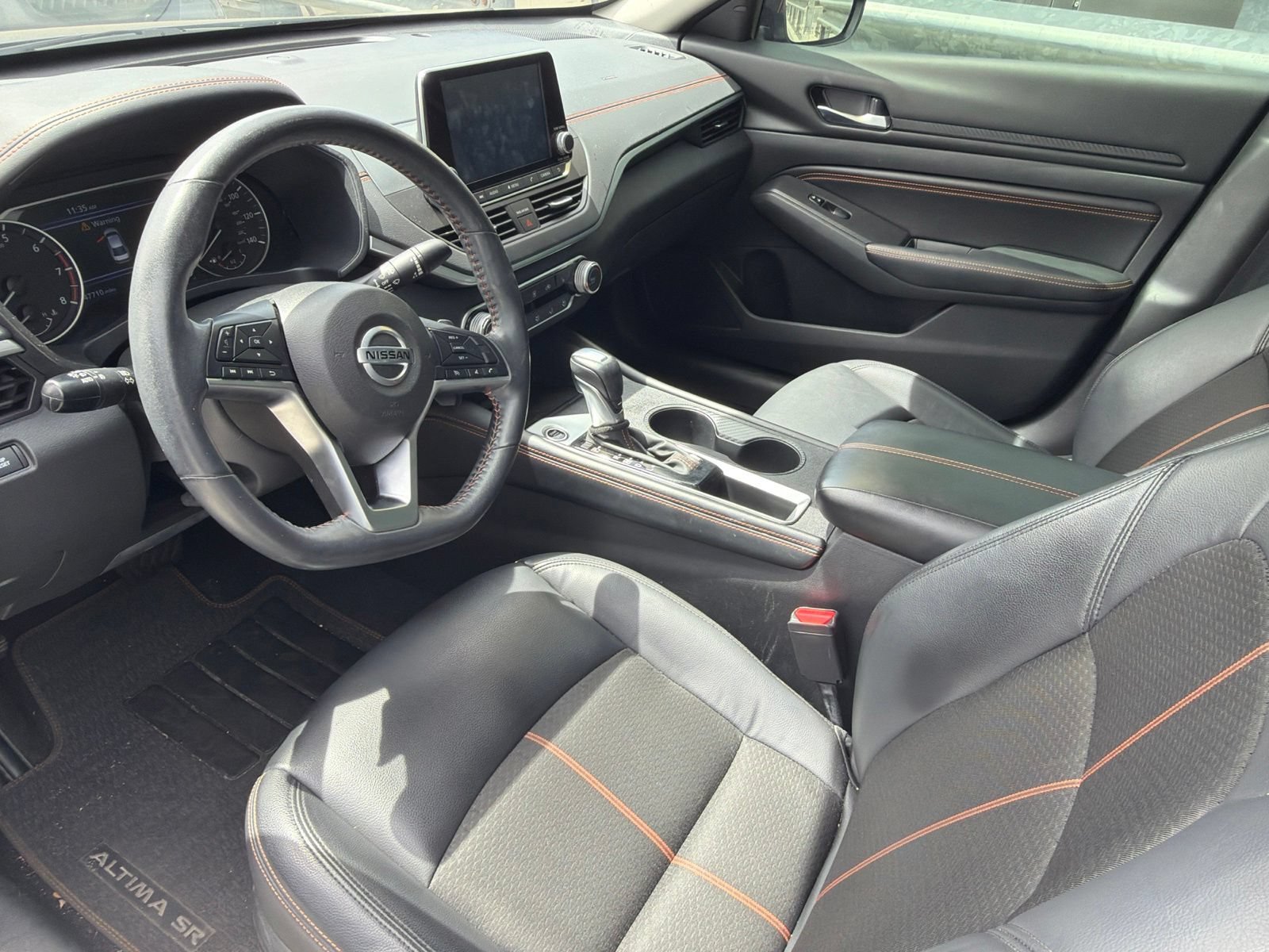 Used 2022 Nissan Altima 2.5 SR w/ Midnight Edition Package FWD image 3