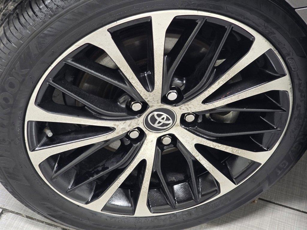 Used 2020 Toyota Camry SE image 6