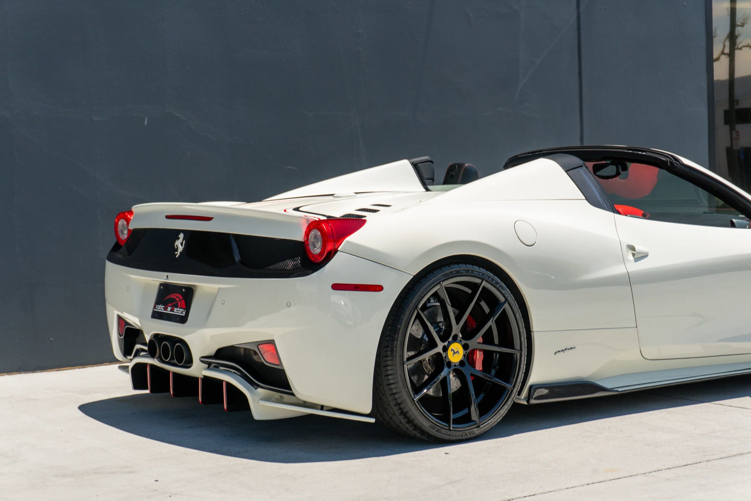 Used 2014 Ferrari 458 Spider RWD image 37