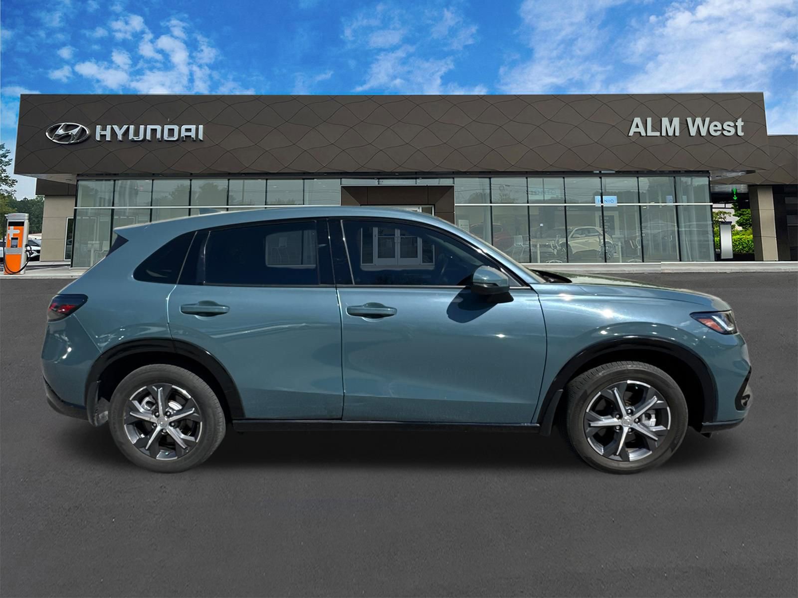 Used 2024 Honda HR-V EX-L image 4