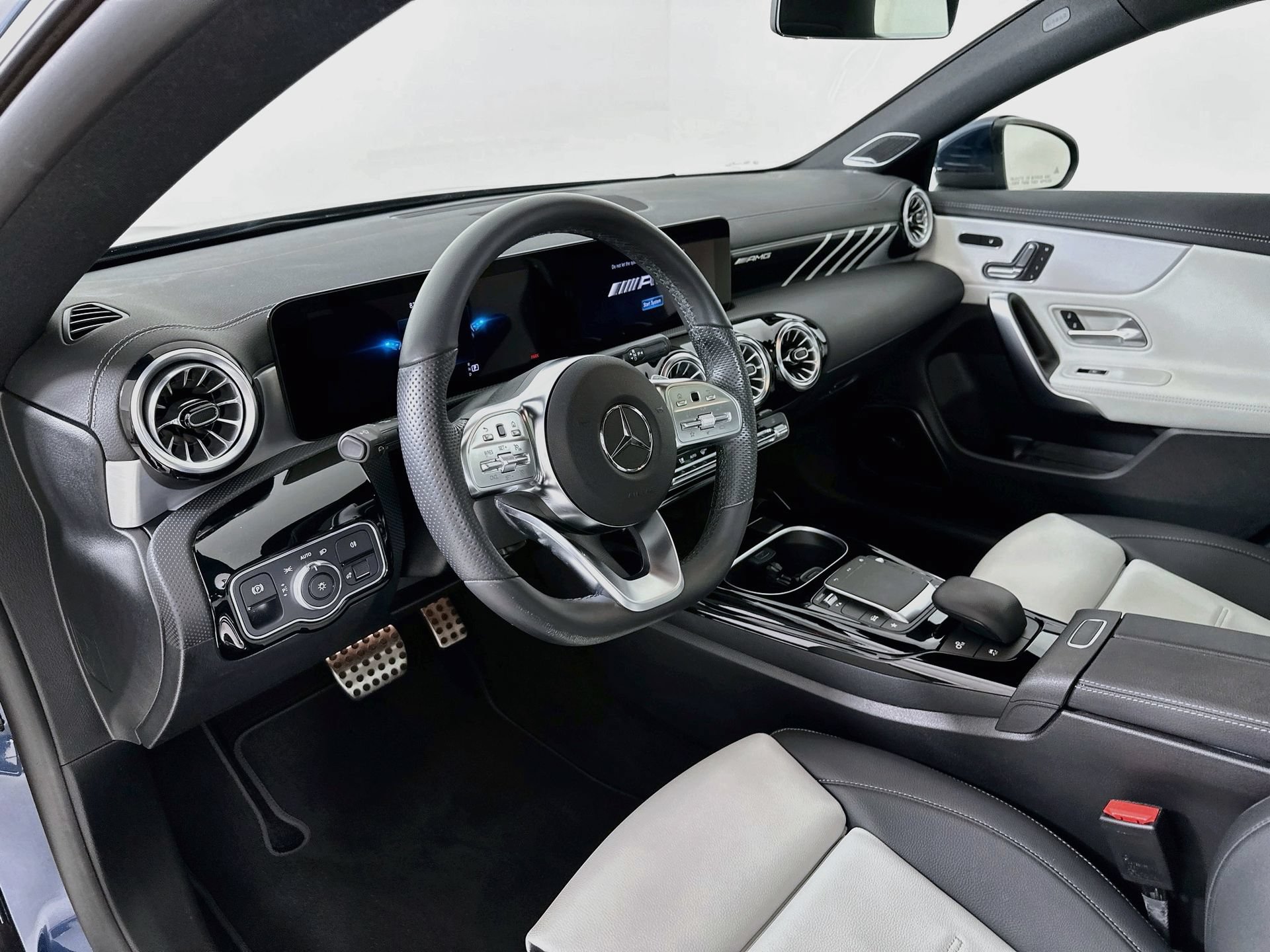 Certified 2023 Mercedes-Benz CLA 35 AMG 4MATIC image 10