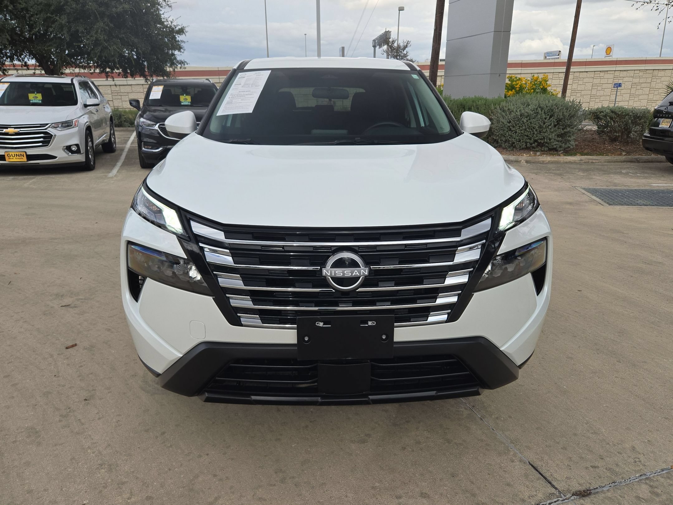 Certified 2026 Nissan Rogue SV FWD image 8