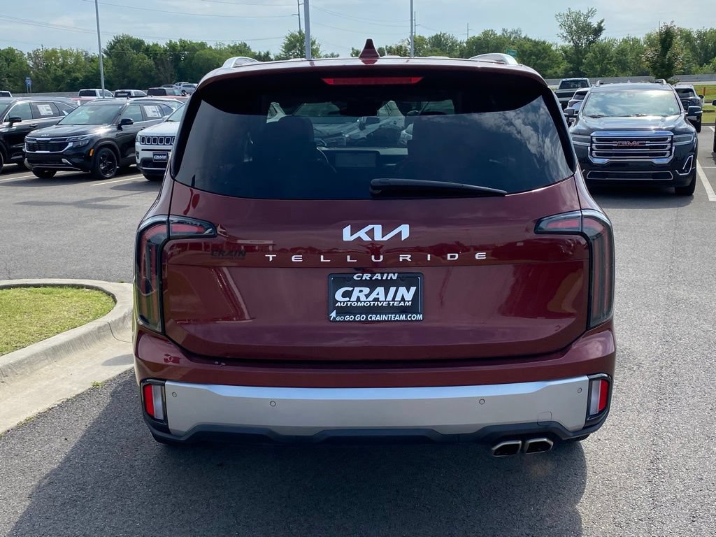 Used 2023 Kia Telluride EX w/ EX Captain's Chair Package FWD image 6