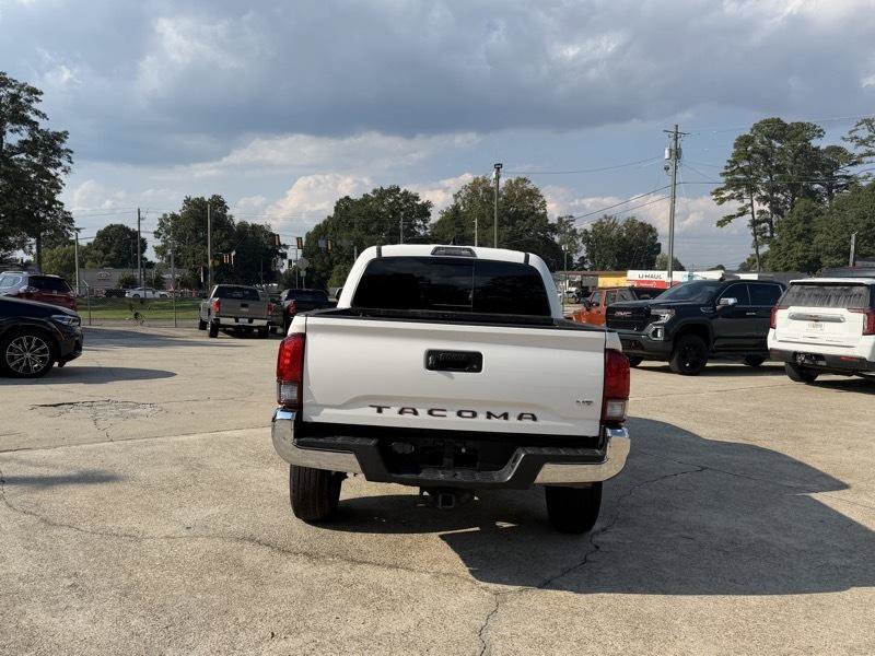 Used 2021 Toyota Tacoma SR5 RWD image 4