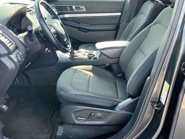 Used 2017 Ford Explorer XLT FWD image 13