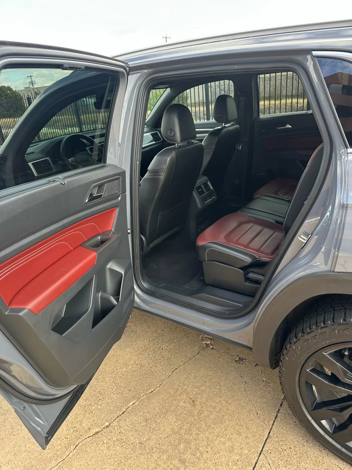 Used 2022 Volkswagen Atlas Cross Sport SEL Premium R-Line w/ Cross Sport MDO Package image 16