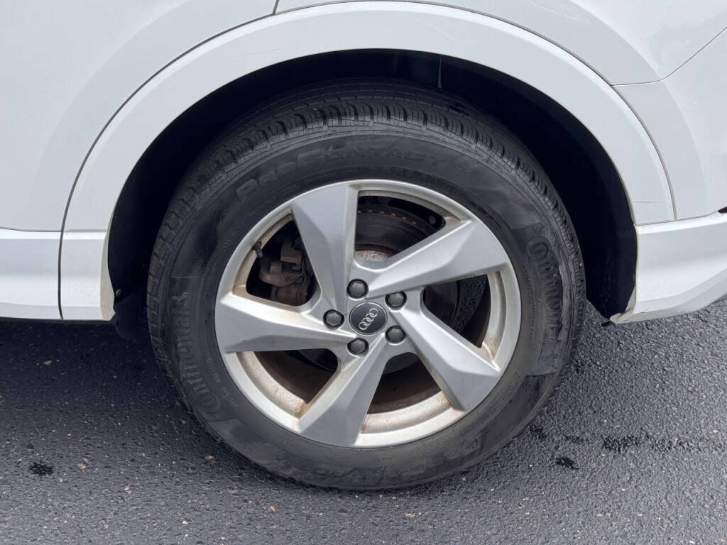Used 2019 Audi Q3 2.0T Premium w/ Convenience Package image 34