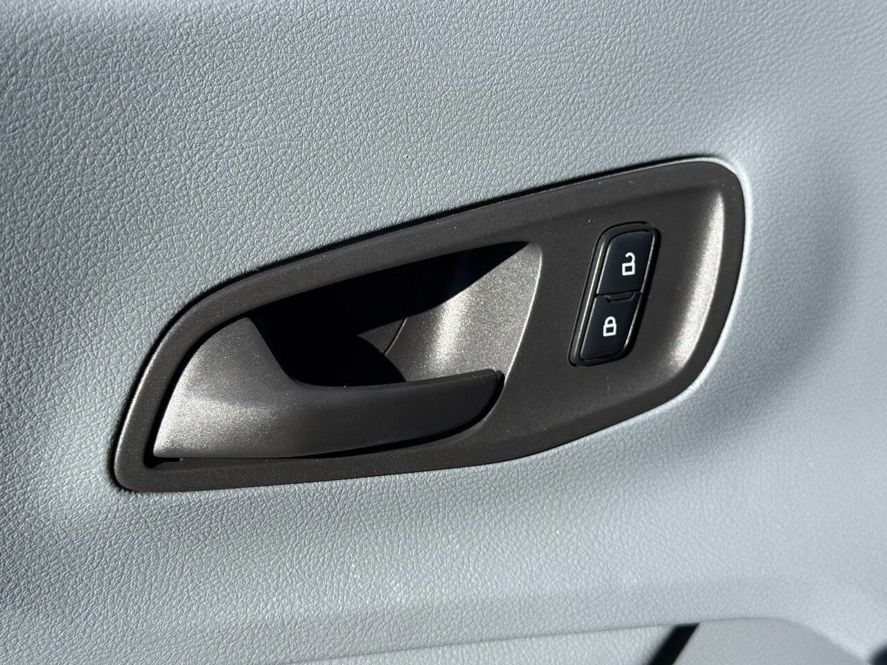 Used 2016 Ford Transit 250 130 Low Roof image 12