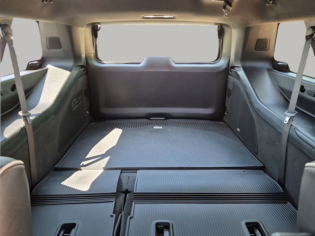 Certified 2026 Cadillac Escalade ESV Platinum Sport w/ LPO, ONYX Package image 26