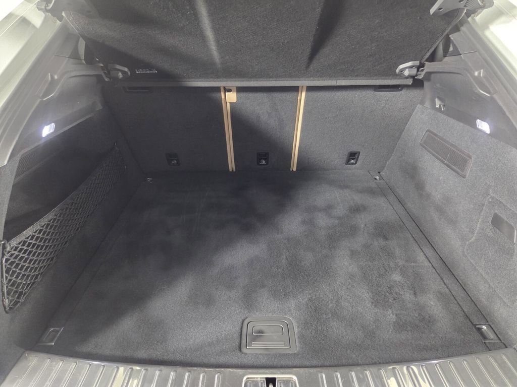 Used 2023 Porsche Cayenne Platinum Edition image 30