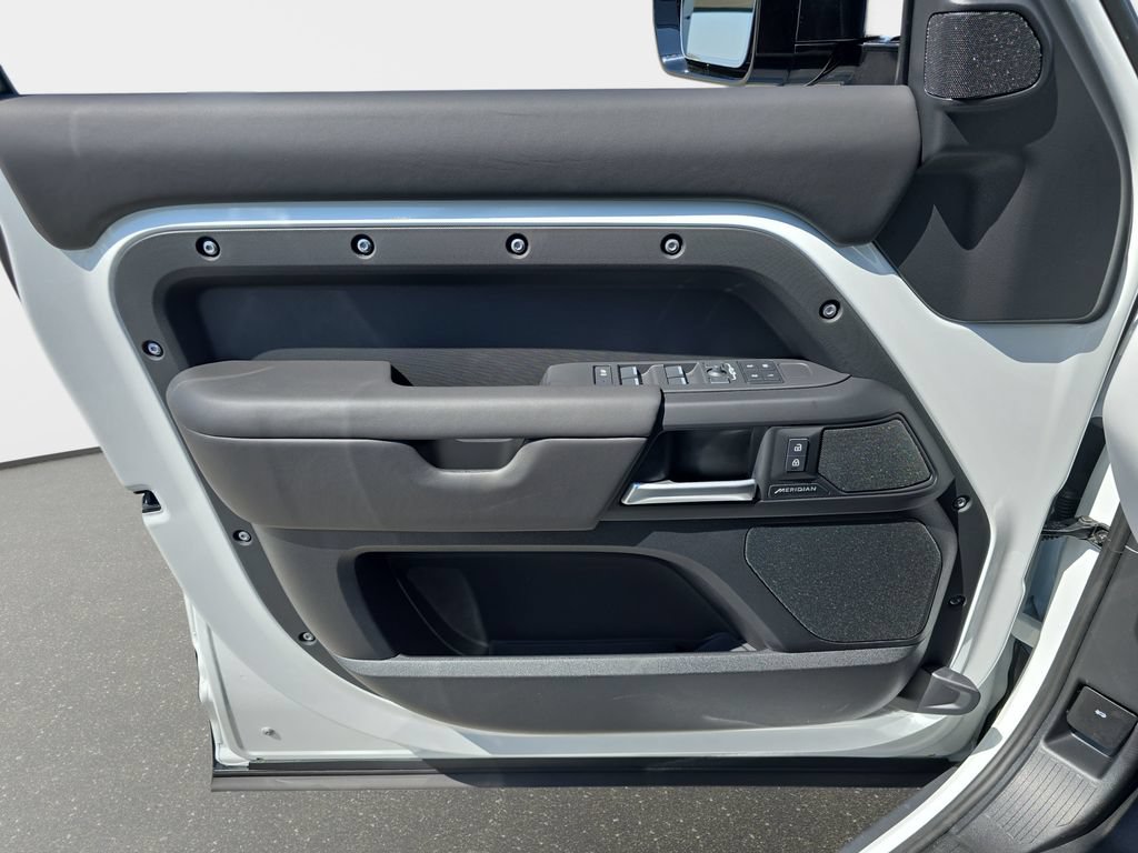 New 2026 Land Rover Defender 110 S AWD/4WD image 28