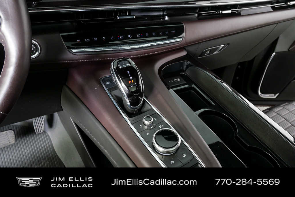 Used 2023 Cadillac Escalade Sport Platinum w/ LPO, ONYX Package image 18