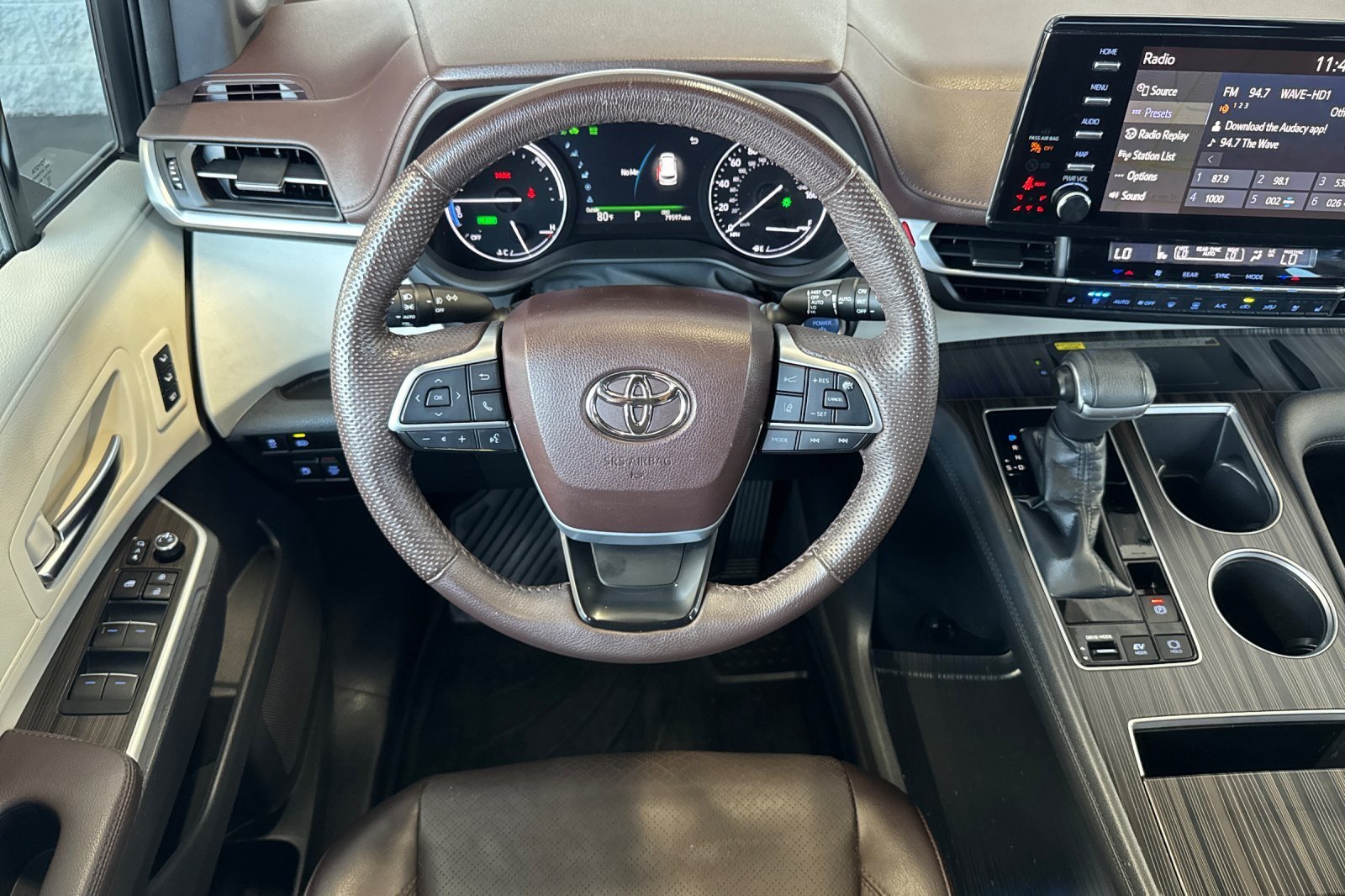 Certified 2023 Toyota Sienna Platinum FWD image 13